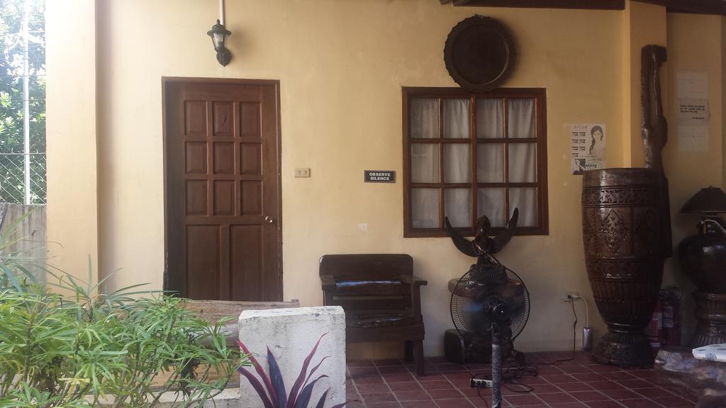 Casa Aviara Resort & Hotel Puerto Galera Luaran gambar