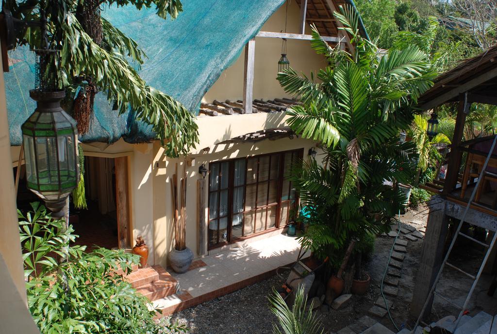 Casa Aviara Resort & Hotel Puerto Galera Luaran gambar